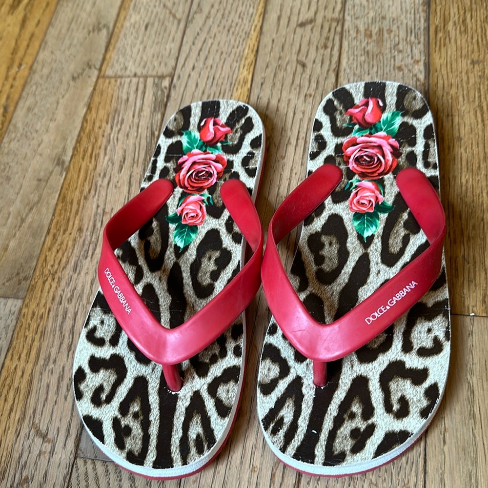 D&G girls flip flops